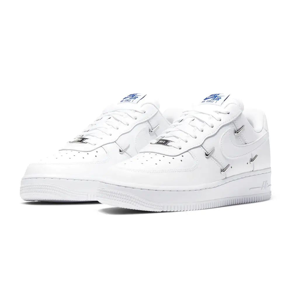 Air force 1 metallic swoosh online