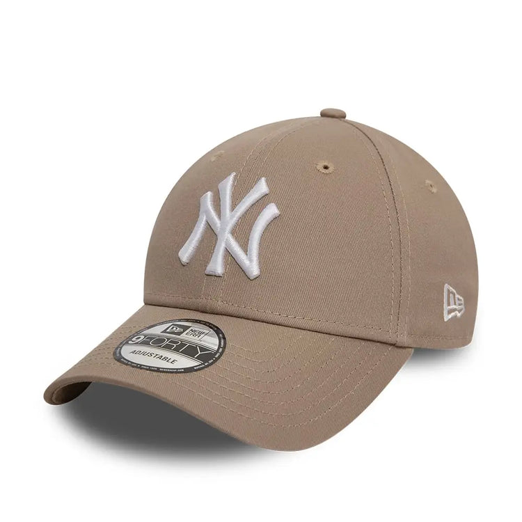 NEW ERA New York Yankees League Essential Pastel Brown 9Forty Adjustable Cap 60471457