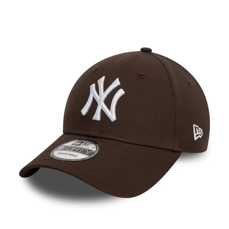 NEW ERA New York Yankees League Essential Dark Brown 9Forty Adjustable Cap 60471458