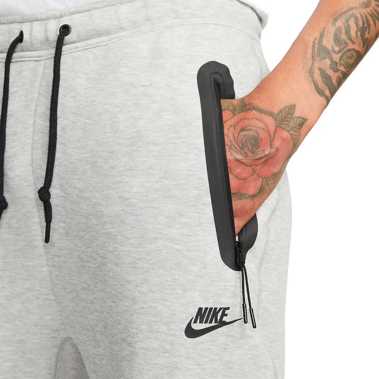 NIKE Sportswear Tech Fleece Open-Hem Sweatpants FB8012-063