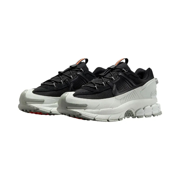 NIKE Zoom Vomero 5 Roam Black Light Silver FV2295-001