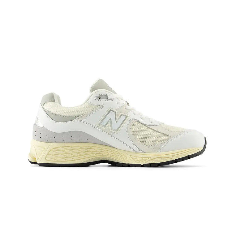 NEW BALANCE 2002R White Gold M2002RIA