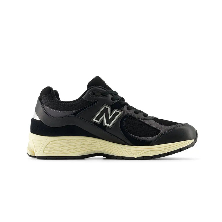 NEW BALANCE 2002R Black Vintage M2002RIB